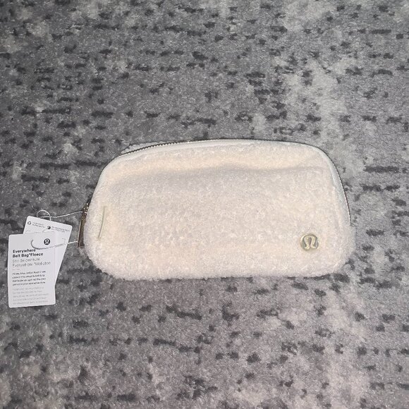 Lululemon Everywhere Bag Fleece 1L - Picture 1 of 3